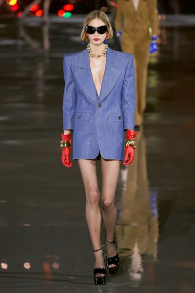 Look 14